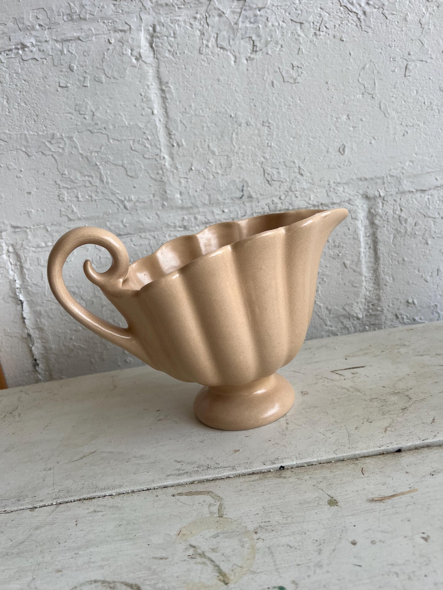 Vintage Pinky Peach Pottery Vase | 6" Tall Vintage Flower Container, Shell Shaped Vase, Vintage Floral Container, Vintage Flower Pot