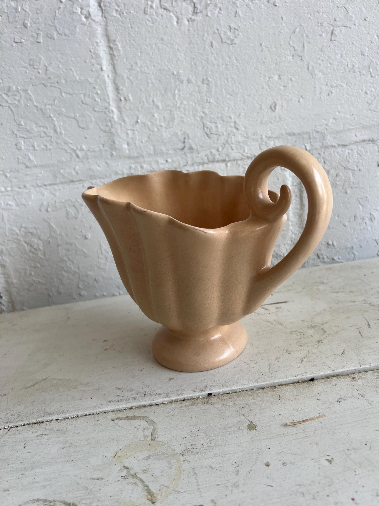 Vintage Pinky Peach Pottery Vase | 6" Tall Vintage Flower Container, Shell Shaped Vase, Vintage Floral Container, Vintage Flower Pot