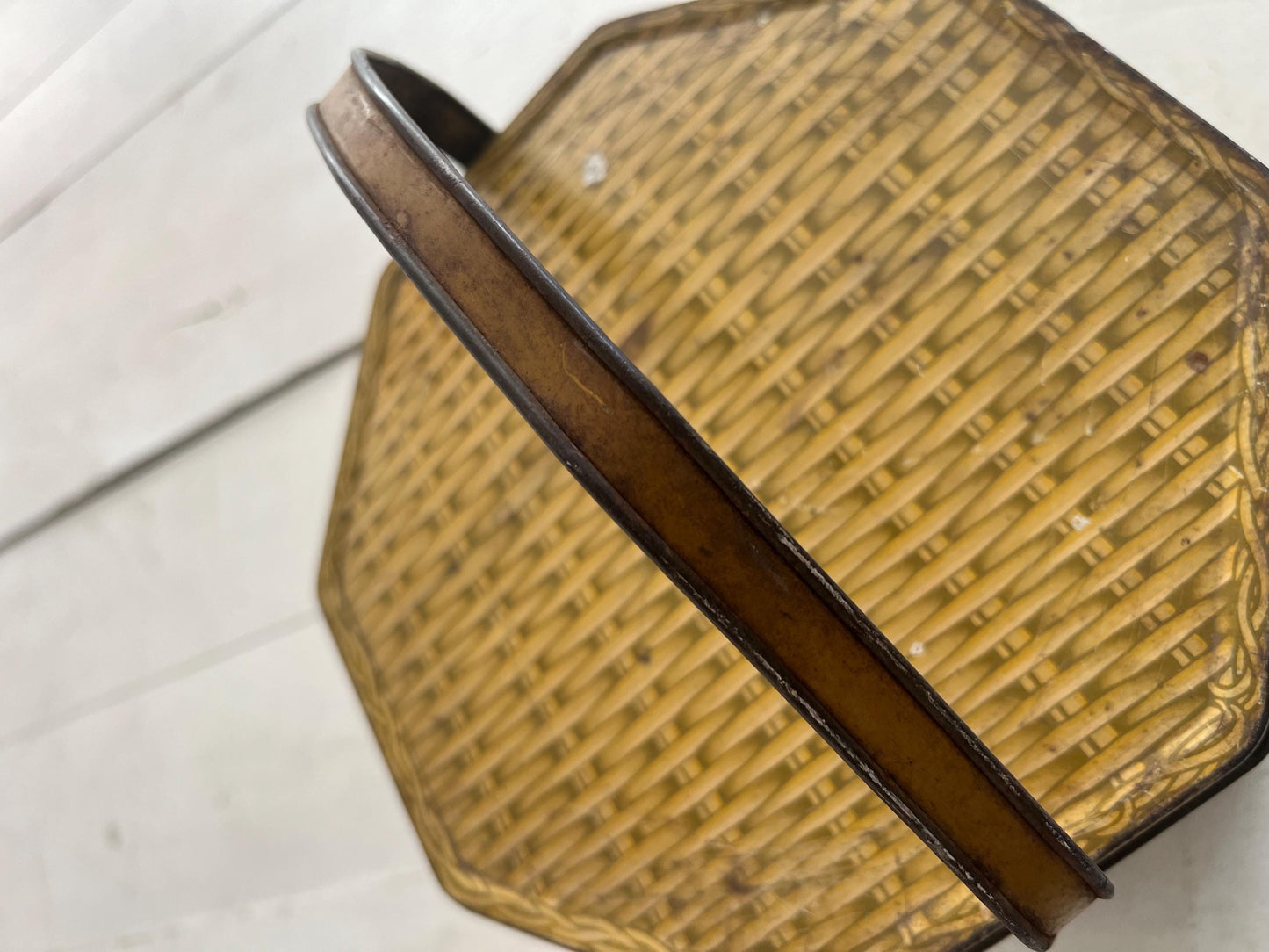 Vintage Brown Metal Tin Basket and Lid, Rusty Tin Vintage | Loose-Wiles Biscuit Company Tin Basket, Sunshine Biscuit Tin