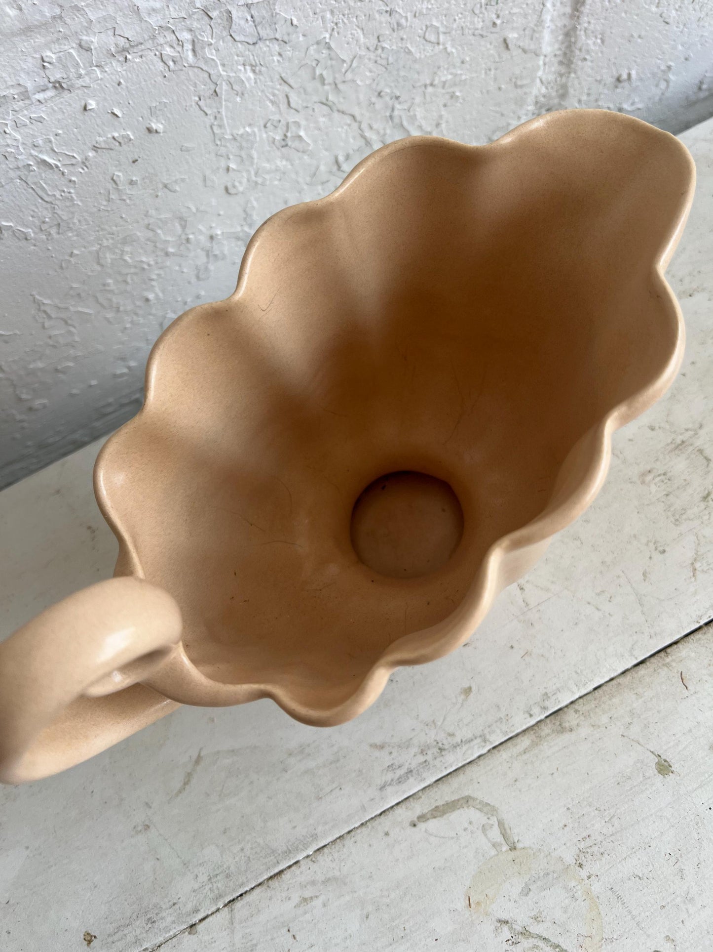 Vintage Pinky Peach Pottery Vase | 6" Tall Vintage Flower Container, Shell Shaped Vase, Vintage Floral Container, Vintage Flower Pot