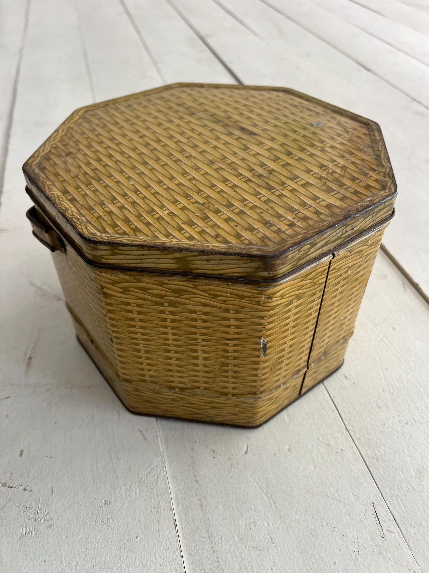 Vintage Brown Metal Tin Basket and Lid, Rusty Tin Vintage | Loose-Wiles Biscuit Company Tin Basket, Sunshine Biscuit Tin