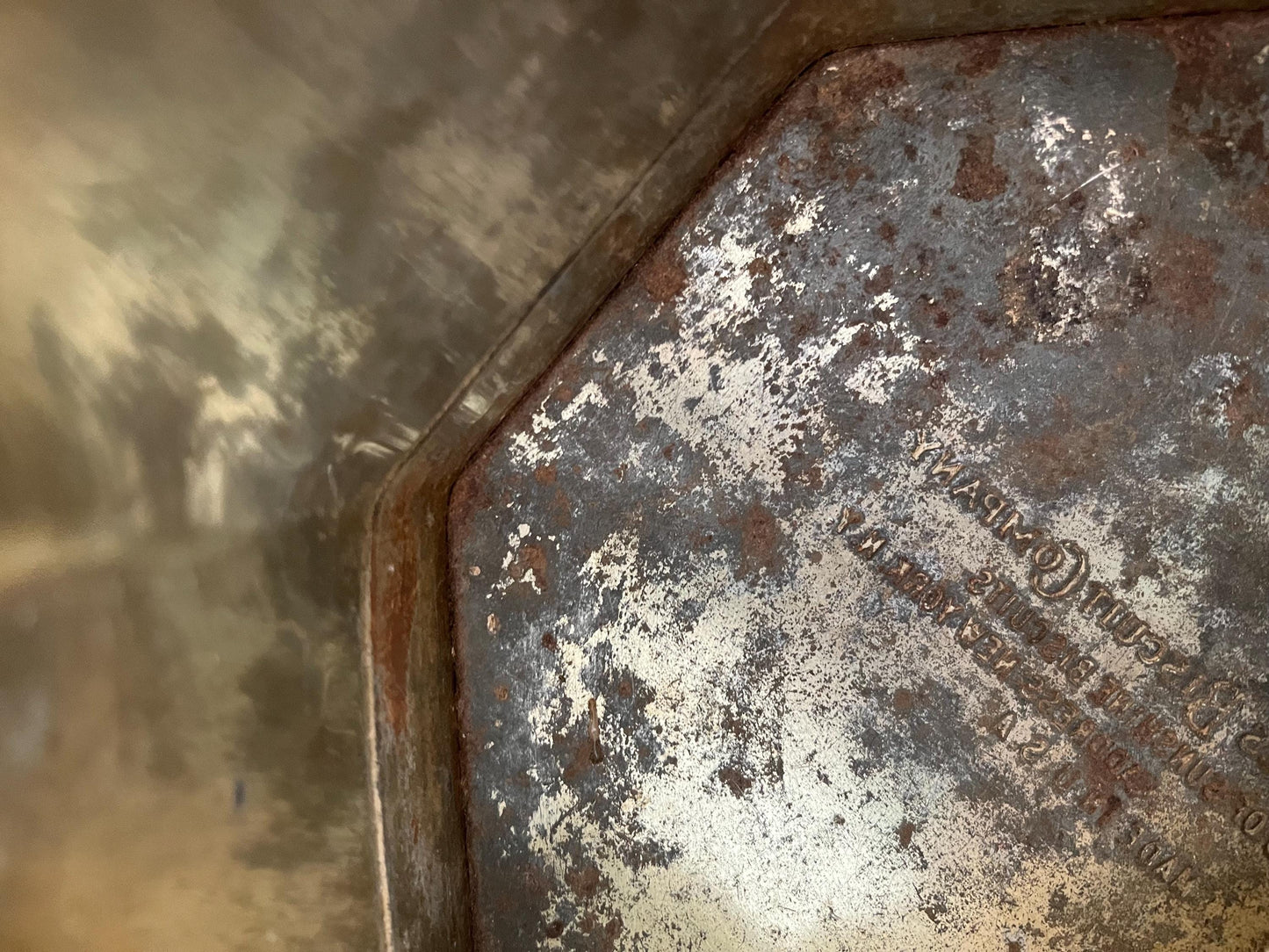 Vintage Brown Metal Tin Basket and Lid, Rusty Tin Vintage | Loose-Wiles Biscuit Company Tin Basket, Sunshine Biscuit Tin