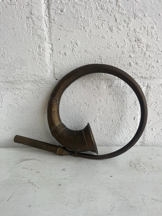 Antique Brass Car Horn: Vintage Automotive Decor (12x8.5")