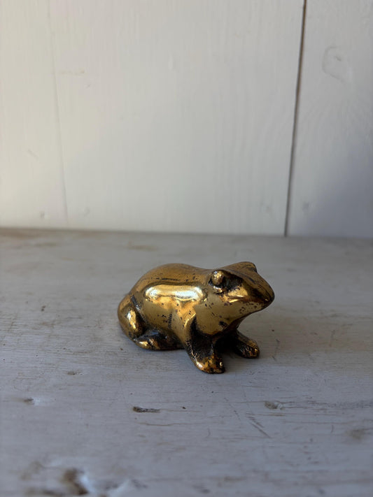 Vintage Brass Frog Figurine: Shelf Decor, 3"